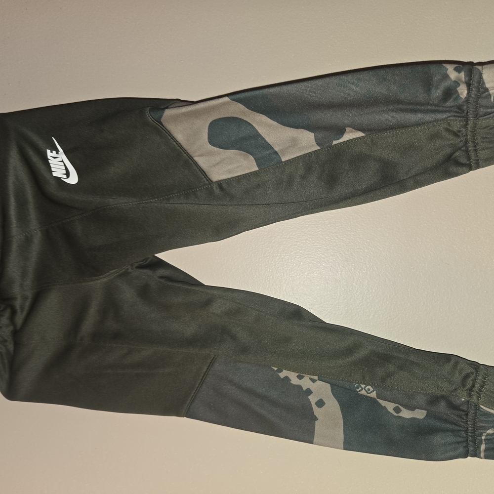 Nike Kids' Green Camo Matching Set